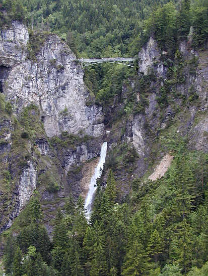 Die Marienbrcke ber dem Wasserfall der Pllat 