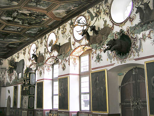 Wand des Rittersaals mit Stuckarbeiten