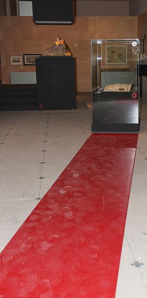 "Roter Teppich" zur Urkunde mit der ersten Erwähnung des "Markgrafen von Baden" (1112, Staatsarchiv Bamberg)