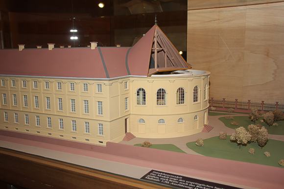 Modell des 1944 zerstörten Ständehauses, Sitzungsort des badischen Landtags