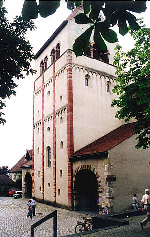 Westturm der Klosterkirche Mittelzell
