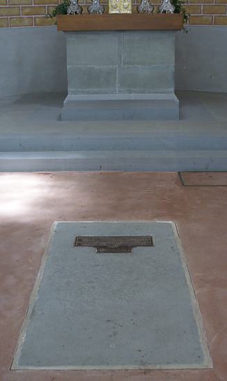 Die Grabplatte des Bischofs Egino