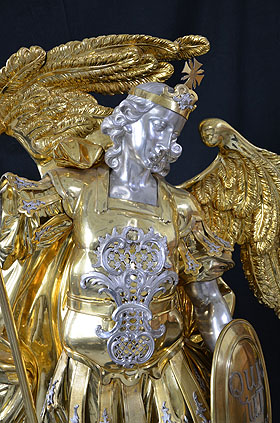 Heiliger Michael als Drachentöter, eien Figur aus teilvergoldetem Silber