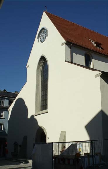 Augustinerkirche, Fassade zur Straße