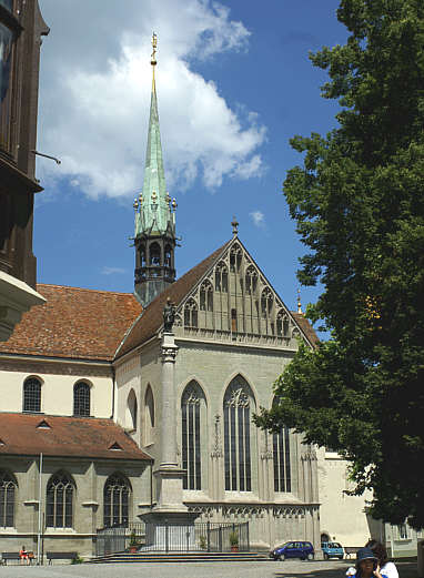 Mittelschiff, Querhaus und Vierung mit Dachreiter