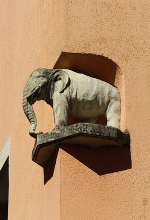 Hausmarke am Haus zum Elephant