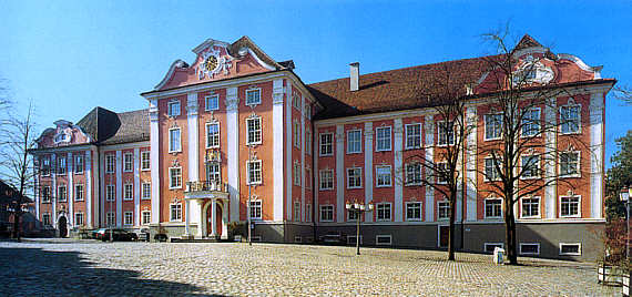 Neues Schloss Meersburg. Stadtseitige Fassade