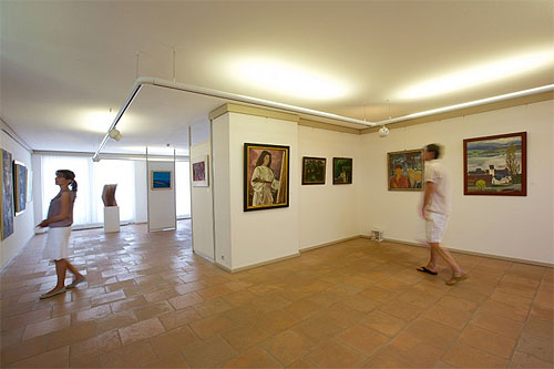 Blick in die Gemäldeabteilung des Höri-Museums in Gaienhofen