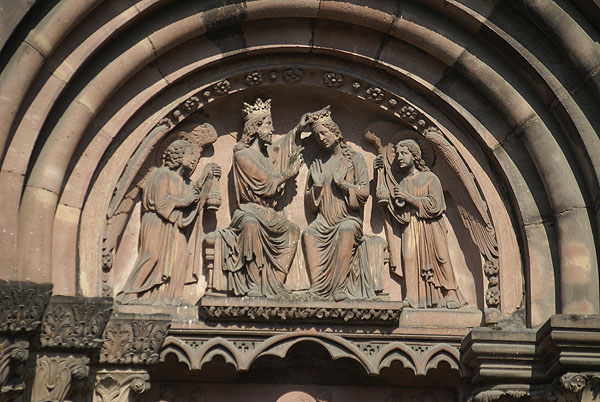Marienkrönung am Südportal des Straßburger Münsters 