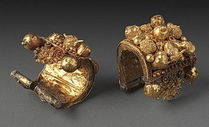 Körbchenohrringe zweite Hälfte 6. Jh. v.Chr., Gold