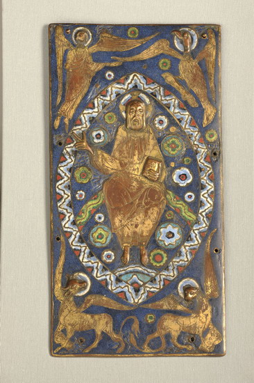 Thronender Christus (Maiestas Domini) von einem Buchdeckel. Limoges, erstes Drittel 13. Jh.