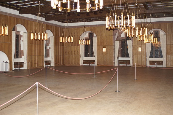 Königssaal, der größte Saal im Schloss, in ausgeräumtem Zustand