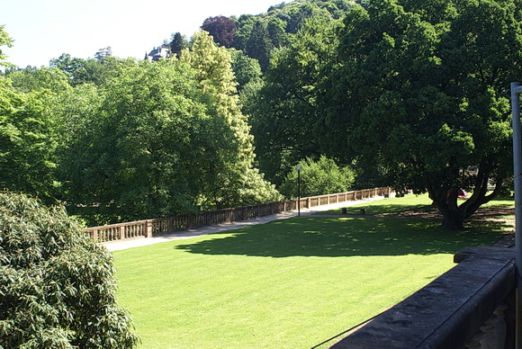 Hauptterrasse des Schlossgartens als Grünfläche