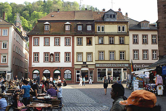 Hauptstr. 192 - 198, Marktplatz Südseite 