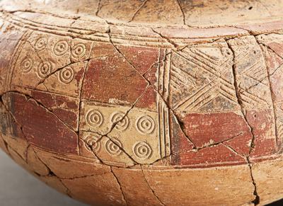 Die frühe Eisenzeit zwischen Schwarzwald und Vogesen - Ritzverzierte und bemalte Keramik