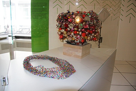 Halsschmuck „Sprüngli“ und Schäppel