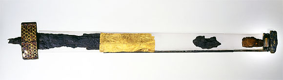 Langschwert Altlußheim, ostgermanisch, 1. Hälfte 5. Jh. n. Chr., Eisen, Bronze, Gold, Lapislazuli © Badisches Landesmuseum, Foto: Peter Gaul