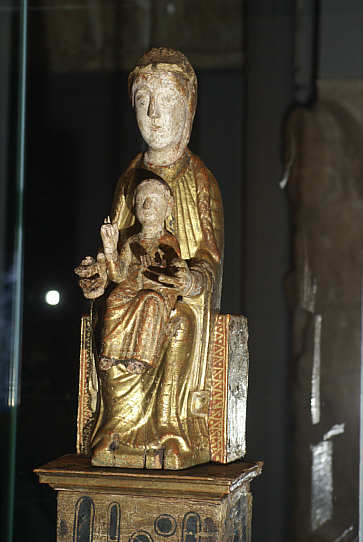 Thronende Madonna mit Kind