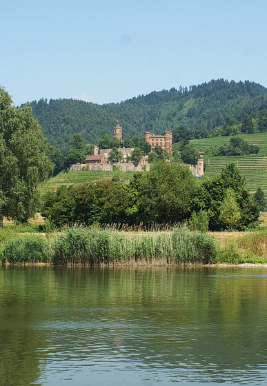 Burg Ortenberg am Ausgang des Kinzigtals - eines der Wahrzeichen der Ortenau. 