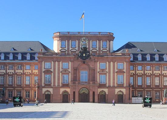 Mannheim, Schloss, Ehrenhof