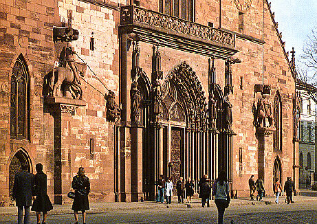 Westfassade des Basler Münsters