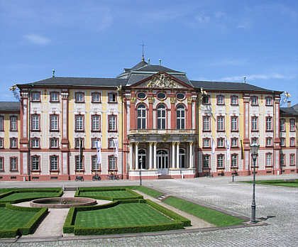 Residenzschloss Bruchsal, Hoffassade