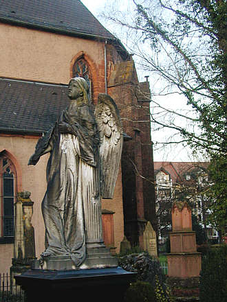 Engelsfigur auf dem Alten Friedhof