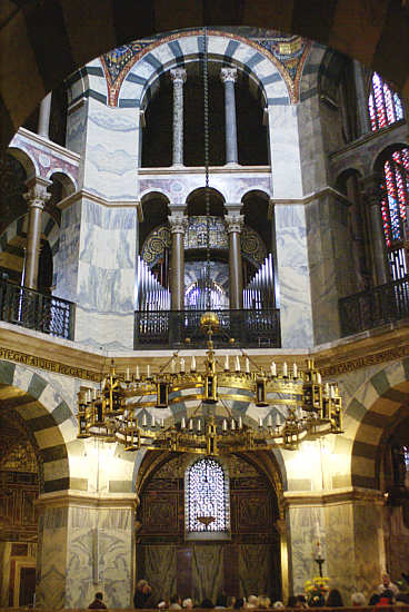 Pfalzkapelle Aachen,  Innenraum