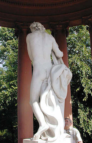 Figur des Apollo, Rückseite