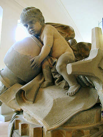 Detail: Putto mit Gießkübel