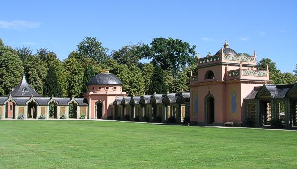 Schlossgarten Schwetzingen, Kreuzgang hinter der Moschee