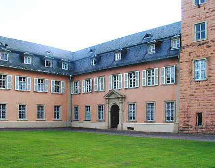 Schwetzingen, Seitenflügel Johann Wilhelms