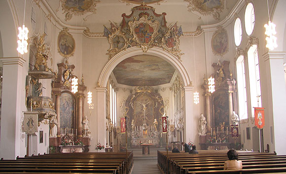 Schlosskirche Altshasuen, Innenansocht zum Altarraum