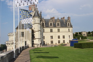 Schloss Amboise: erhaltene Schlossflügel auf der Terrasse des Schlosses