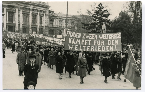 Foto aus dem Frauentagsalbum der SPÖ-Frauen, 1948 | © Kreisky Archiv