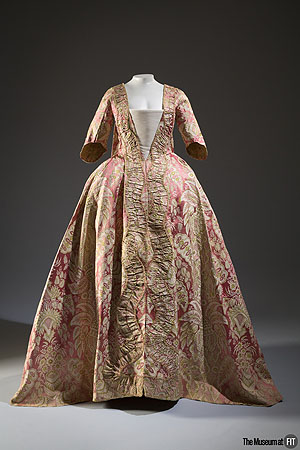 Kleid mit Watteau-Falte, 18. Jh. Ankauf Museum. Foto: Eileen Costa/FIT
