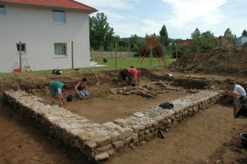 Wahlwies. Archäologische Freilegungsarbeiten eines römischen Gebäudes aus dem 2./3. Jahrhundert n. Chr. in der Hafenäckerstraße