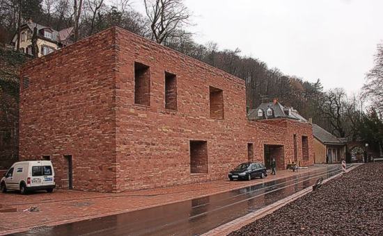 Das neue Besucherzentrum im Eingangsbereich des Heidelberger Schlosses. Aufnahme Januar 2012.