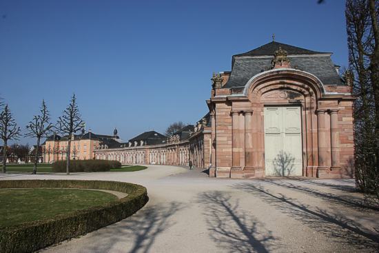 Schloss Schwetzingen: Südlicher Zirkelbau und Schloss im März 2012 