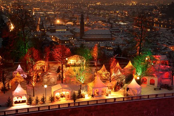 Heidelberg, Schloss-Weihnachtsmarkt auf der Stückgartenterrasse. Bild: SSG