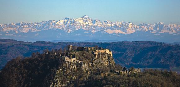 Hohentwiel mit Alpenpanorama. Bild: Achim Mende /ssg