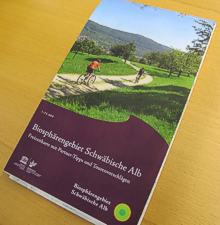 Titelbild der neuen Freizeitkarte des Biosphärengebiets Schwäbische Alb