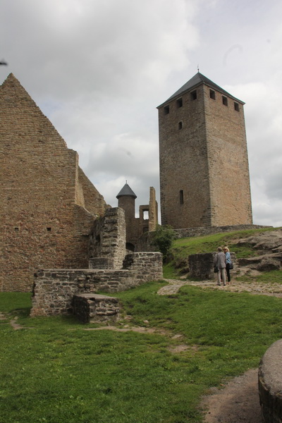 Lichtenberg: Obere Burg mit Bergfried 