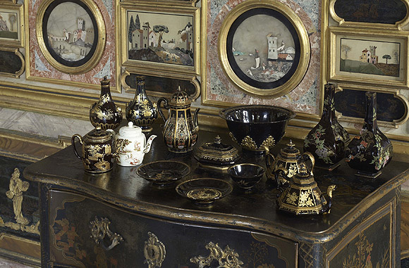 Schwartz Porcelaine, Meissen, um 1710 - 13. Foto: Martine Beck-Coppola/ssg
