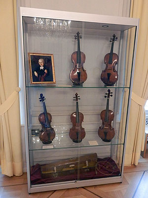 Mannheimer Violinen des 18. Jahrhunderts im Trabantensaal des Schlosses
