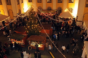 Weihnachtsmarkt im Hof des Neuen Schlosses Tettnang