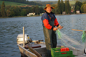 Vom Haken auf den Teller. Fangfrischer Fisch spielt während der Fischwochen die kulinarische Hauptrolle am westlichen Bodensee. Bild: Petra Reinmöller 