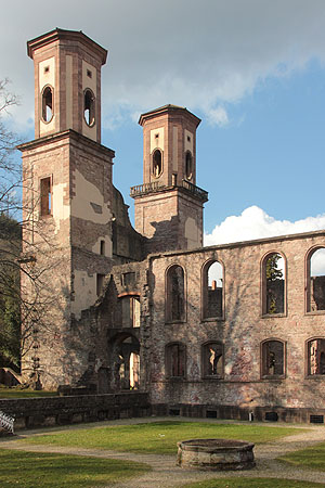 Ruine der Klosterkirche Frauenalb im Albtal