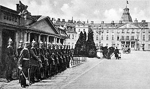 Karlsruher Schloss, bis 1918 Sitz der badischen Großherzöge bis 1918 Sitz der badischen Großherzöge