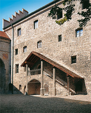  Innerer Burghof, Kemenatenbau